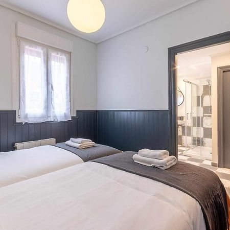 Erandio Apartamento Kuia Con Vistas Frontales A La Ria De Bilbao Cerca Del Metro מראה חיצוני תמונה