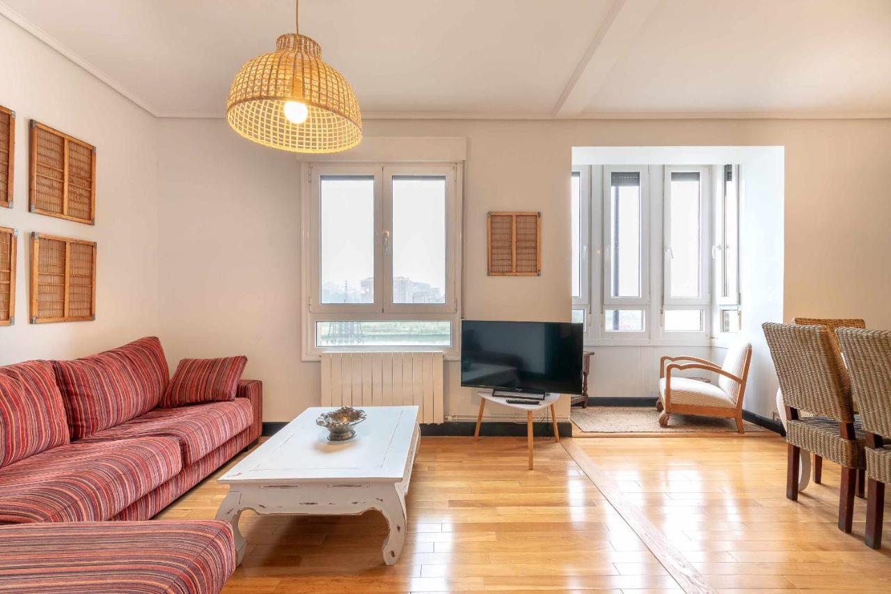 Erandio Apartamento Kuia Con Vistas Frontales A La Ria De Bilbao Cerca Del Metro מראה חיצוני תמונה